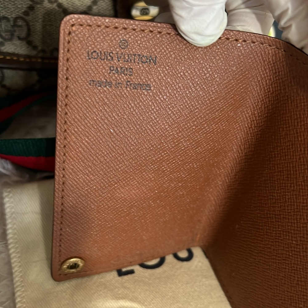 Louis Vuitton Monogram Card Case - Picture 3 of 13
